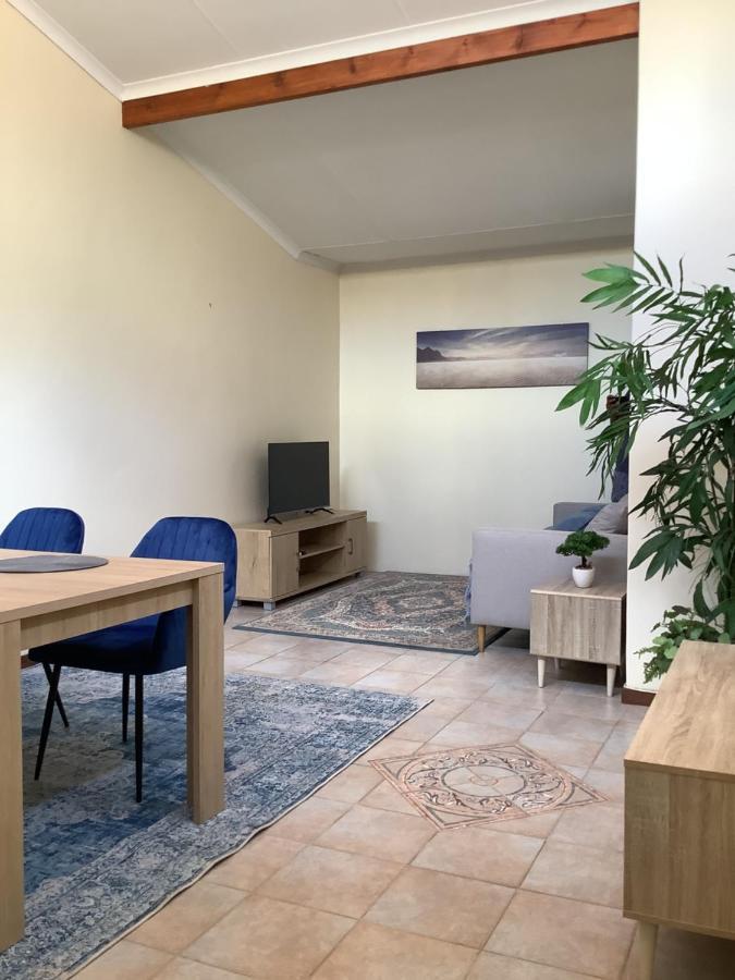 Impala Suite -Entire Unit- 2 Bedroom With 1 Ensuite Bathroom Ladysmith Exterior photo